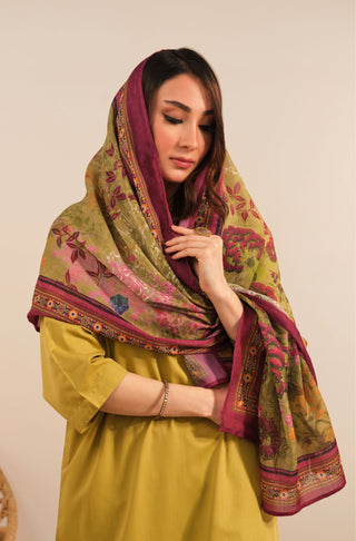 Manto Women's Green Crinkle Silk Scarf with Urdu Calligraphy