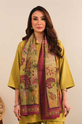 Manto Women's Green Crinkle Silk Scarf with Urdu Calligraphy