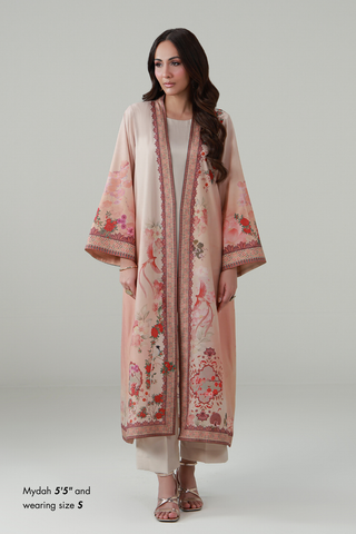 Gulaal Shrug, made from crepe, features the words of Hafeez Jalandhari calligraphed