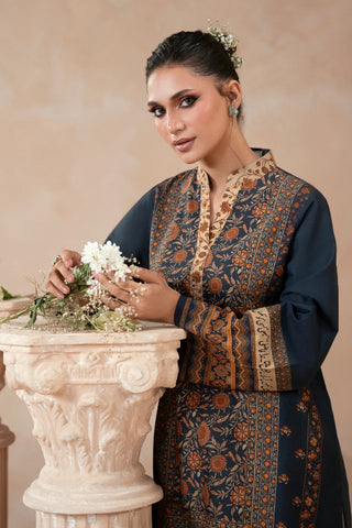 Manto's ready to wear plum lawn Zuri kurta with Urdu calligraphy of poetry by Nida Fazli