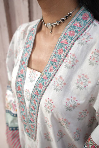 Manto Women's Ready to Wear White Lawn Long shirt with Urdu Calligraphy