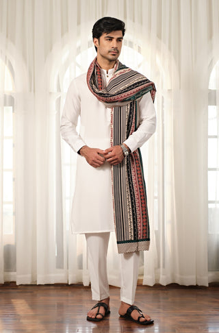 Manto's Unisex Intifada'a Odhni featuring Urdu Calligraphy 