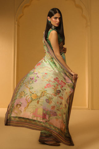 Hoor Saree