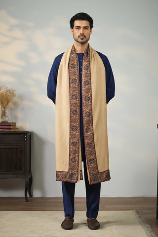 Samaa is a unisex shawl, featuring the words of Allama Iqbal on the borders.