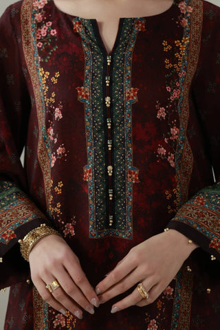 2-piece blended viscose set featuring a straight shirt and pants with Ibn-e-Insha’s words calligraphed throughout.