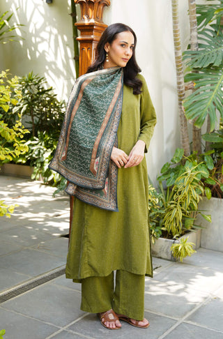 Musafir (Traveler) - Bottle Green	Stole
