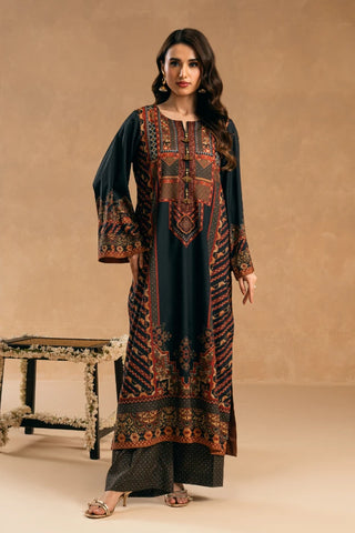 Humsafar Co-Ord Set is a 2-piece set. Featuring the words of Nida Fazli Calligraphed throughout.