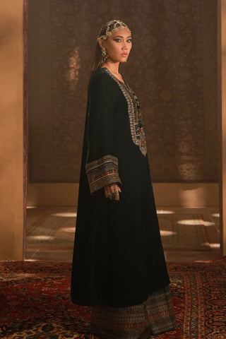 Nayyara (Luminous) - Velvet Set