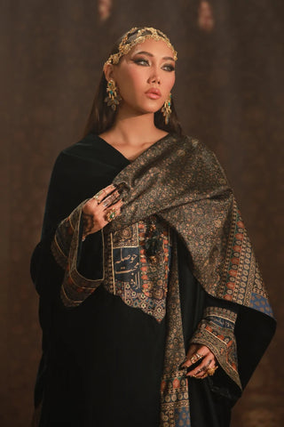 Nayyara (Luminous) - Velvet Cape