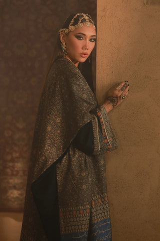 Nayyara (Luminous) - Velvet Cape