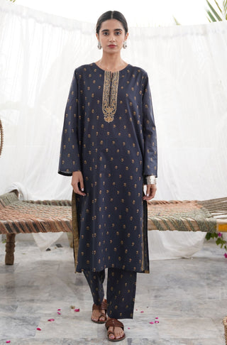 Shopmanto UK, Pakistani urdu calligraphy clothing brand manto UK ready to wear women three piece printed cotton qadr (value of appreciation) black and golden brown coord set with black printed long shirt kurta printed straight pants and golden brown shawl dupatta scarf