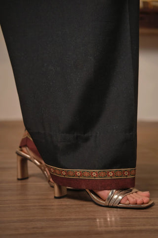 2-piece set made using Blended Cambric in green colour