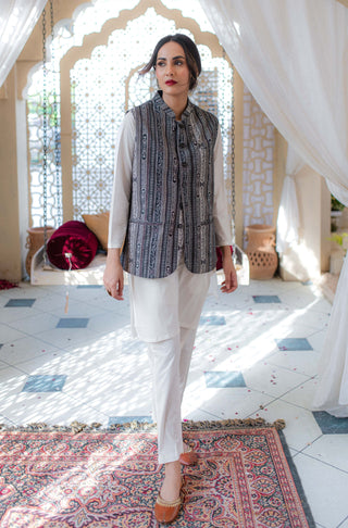 Shopmanto, wear manto, manto clothing brand, manto vasket, waistcoat, manto zamana vasket, zamana vasket, manto winter wear, manto eastern, urdu calligraphy, manto khaddar zamana vasket ash blue, khaddar waistcoat, khaddar men waistcoat, manto men, men waistcoat, festive wear